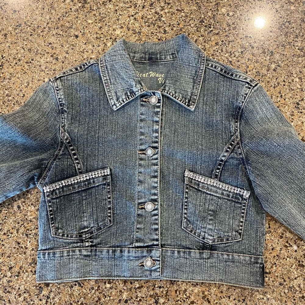 HEAT WAVE VINTAGE BRAND CROPPED JEAN JACKET